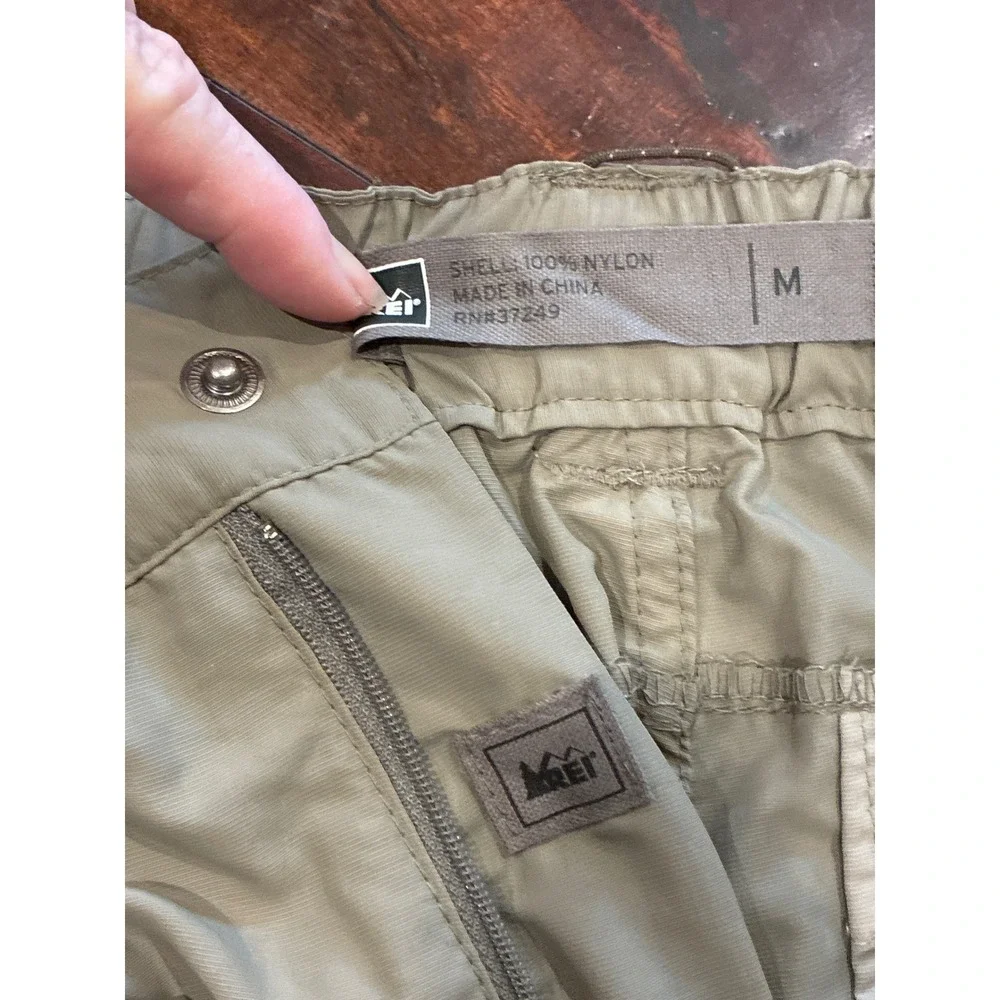 REI these sahara